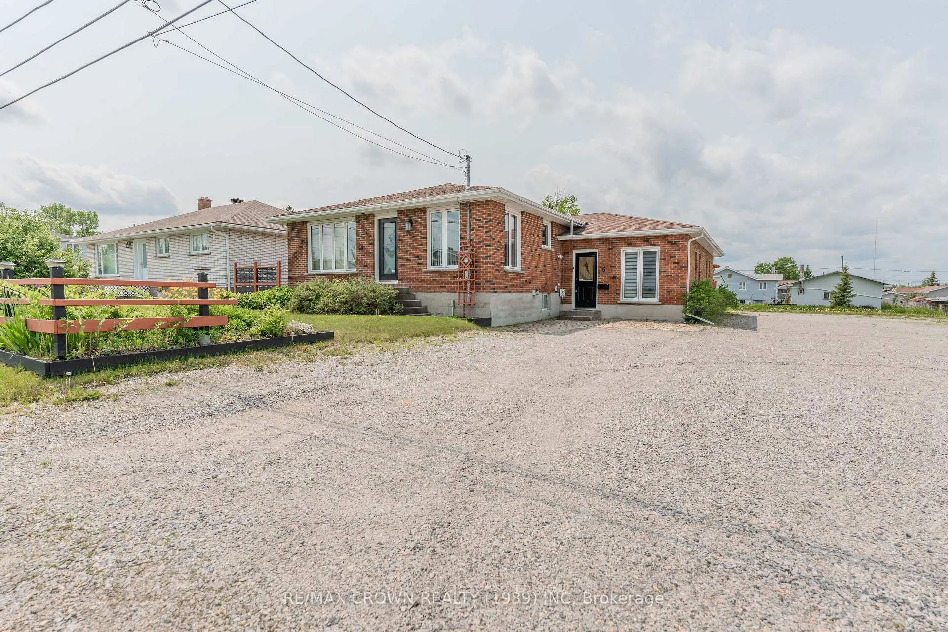 Photo 1 of 6 Hill Street, Kapuskasing — HOMEH