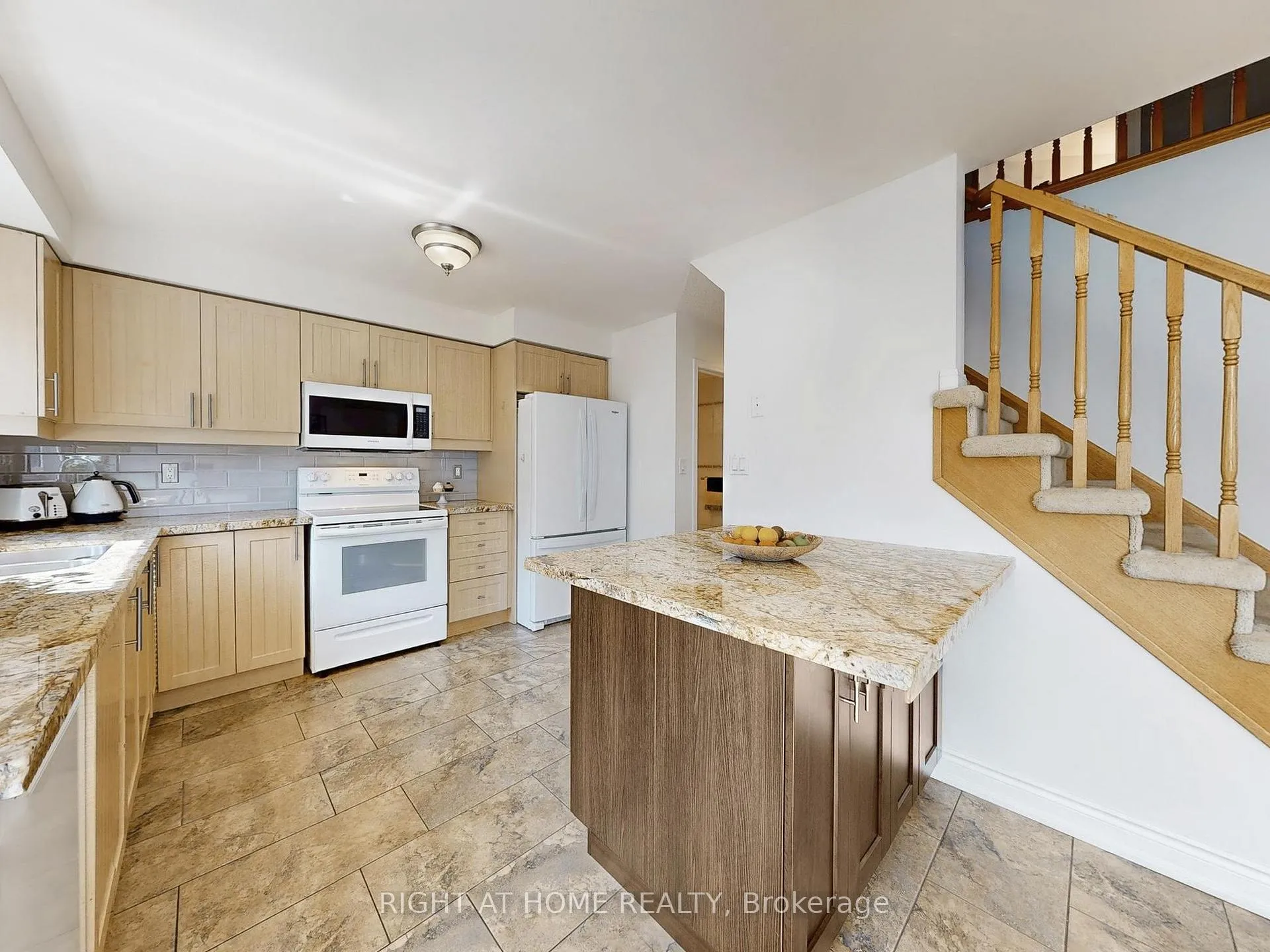 Photo 9 of 1542 Croft Avenue, Milton, Clarke — HOMEH