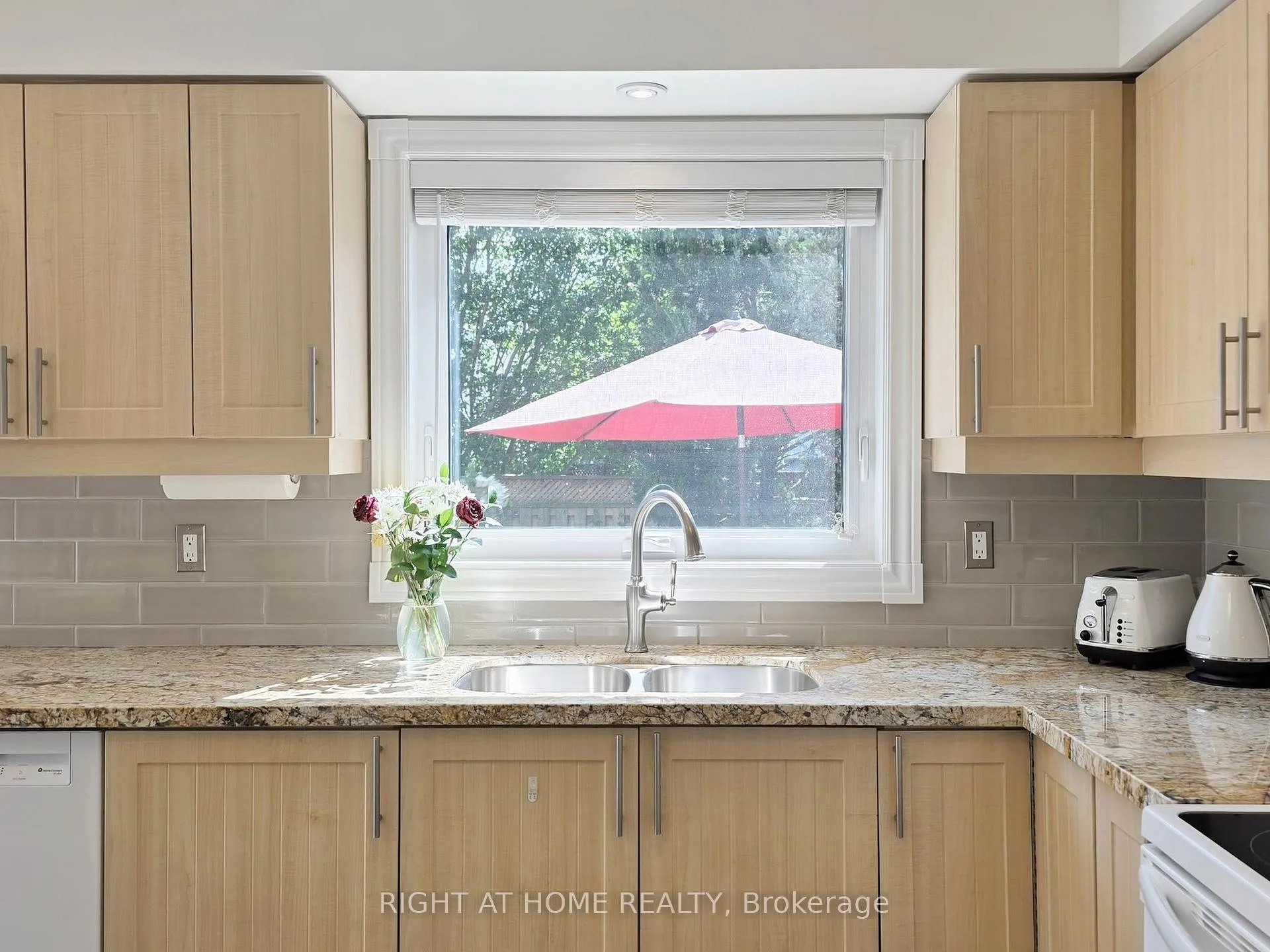 Photo 12 of 1542 Croft Avenue, Milton, Clarke — HOMEH