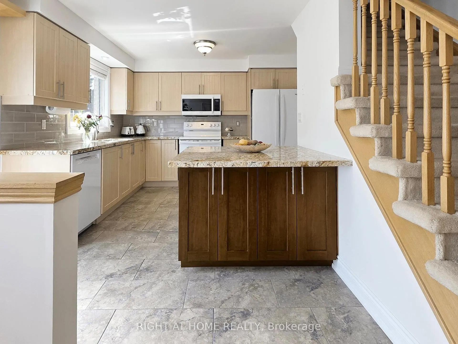Photo 13 of 1542 Croft Avenue, Milton, Clarke — HOMEH