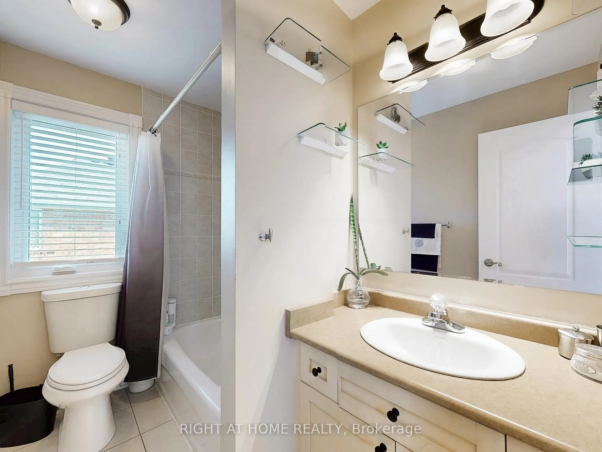 Photo 19 of 1542 Croft Avenue, Milton, Clarke — HOMEH