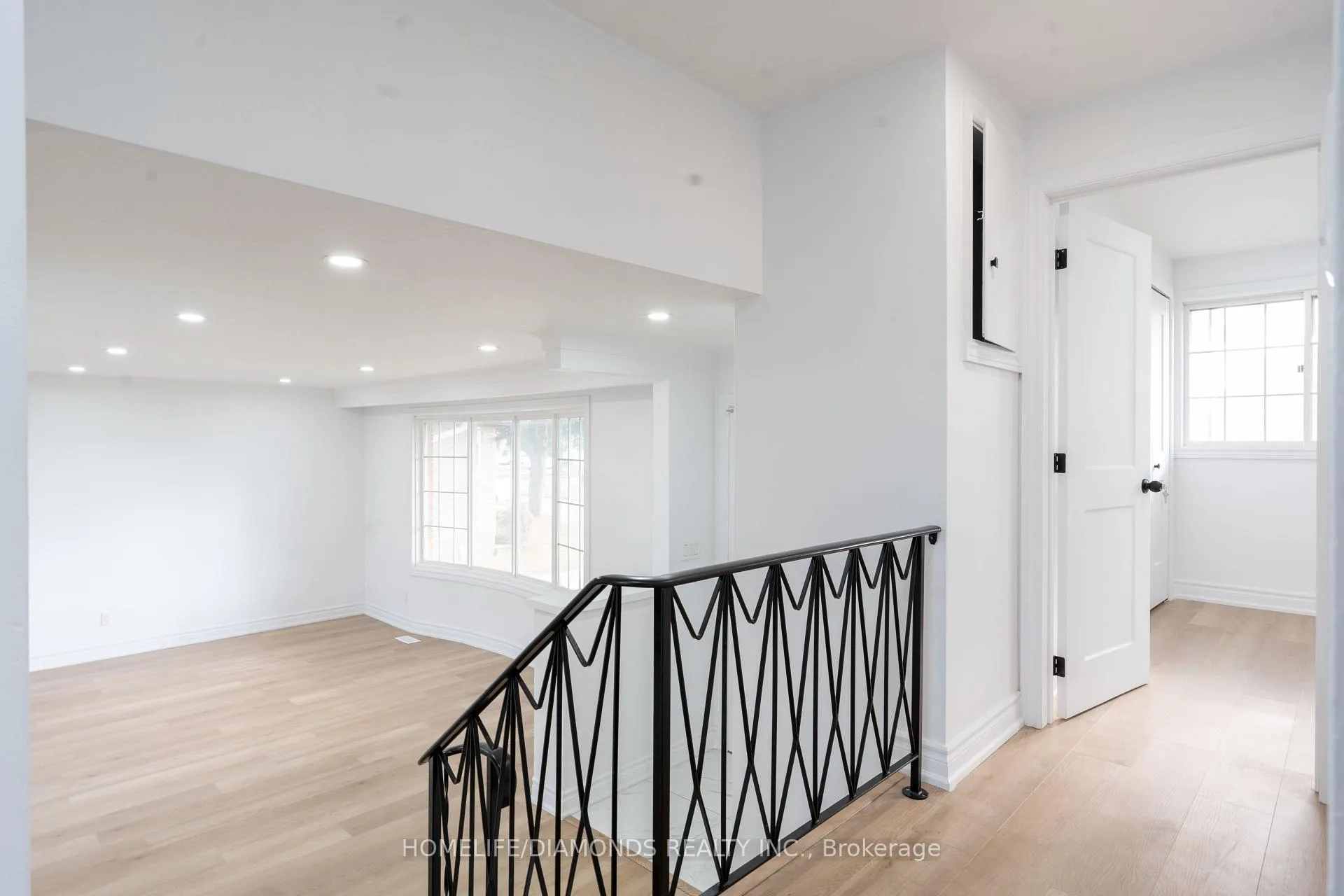 Photo 6 of 7010 Whitman Avenue, Niagara Falls, Arad/Fallsview — HOMEH