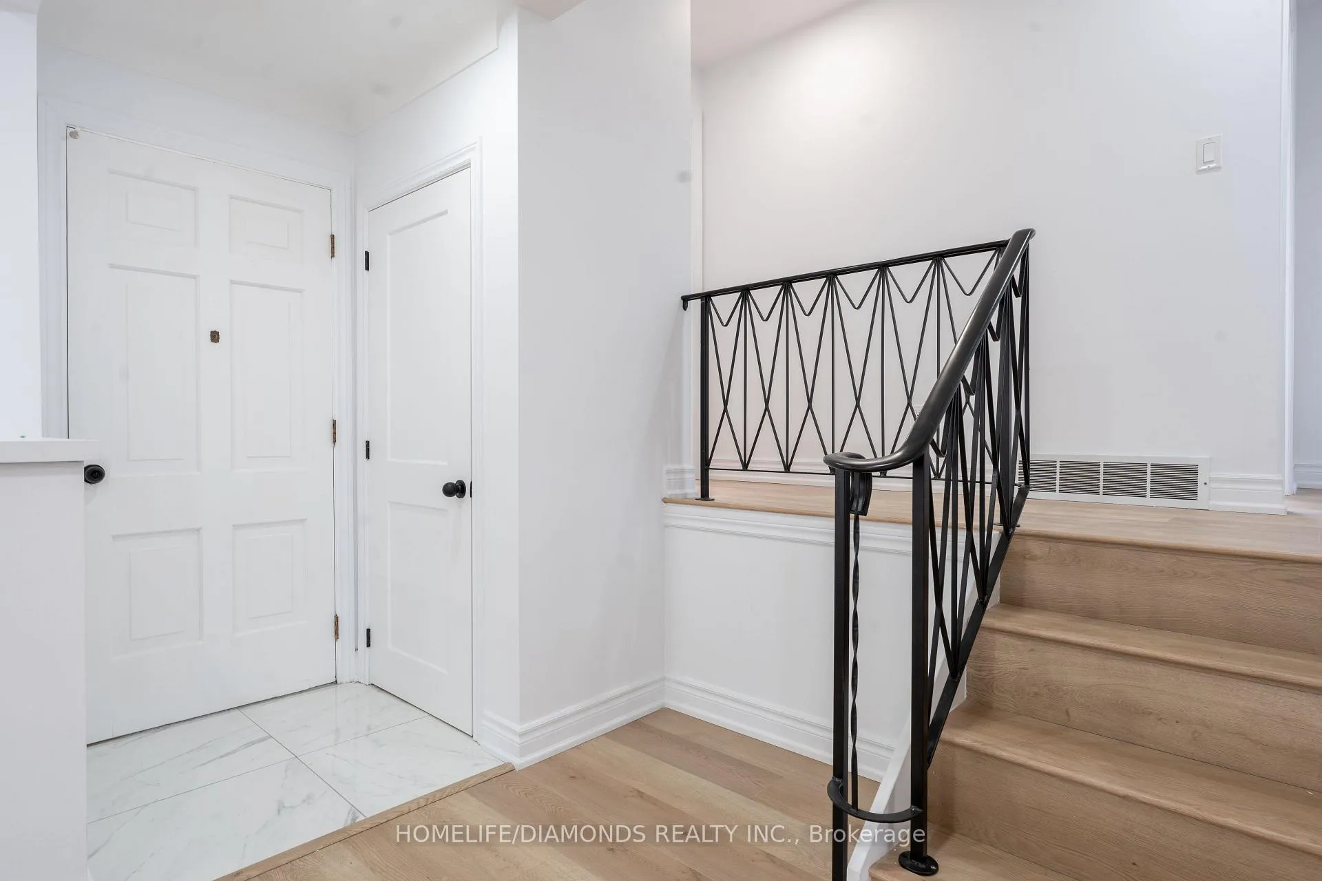 Photo 7 of 7010 Whitman Avenue, Niagara Falls, Arad/Fallsview — HOMEH