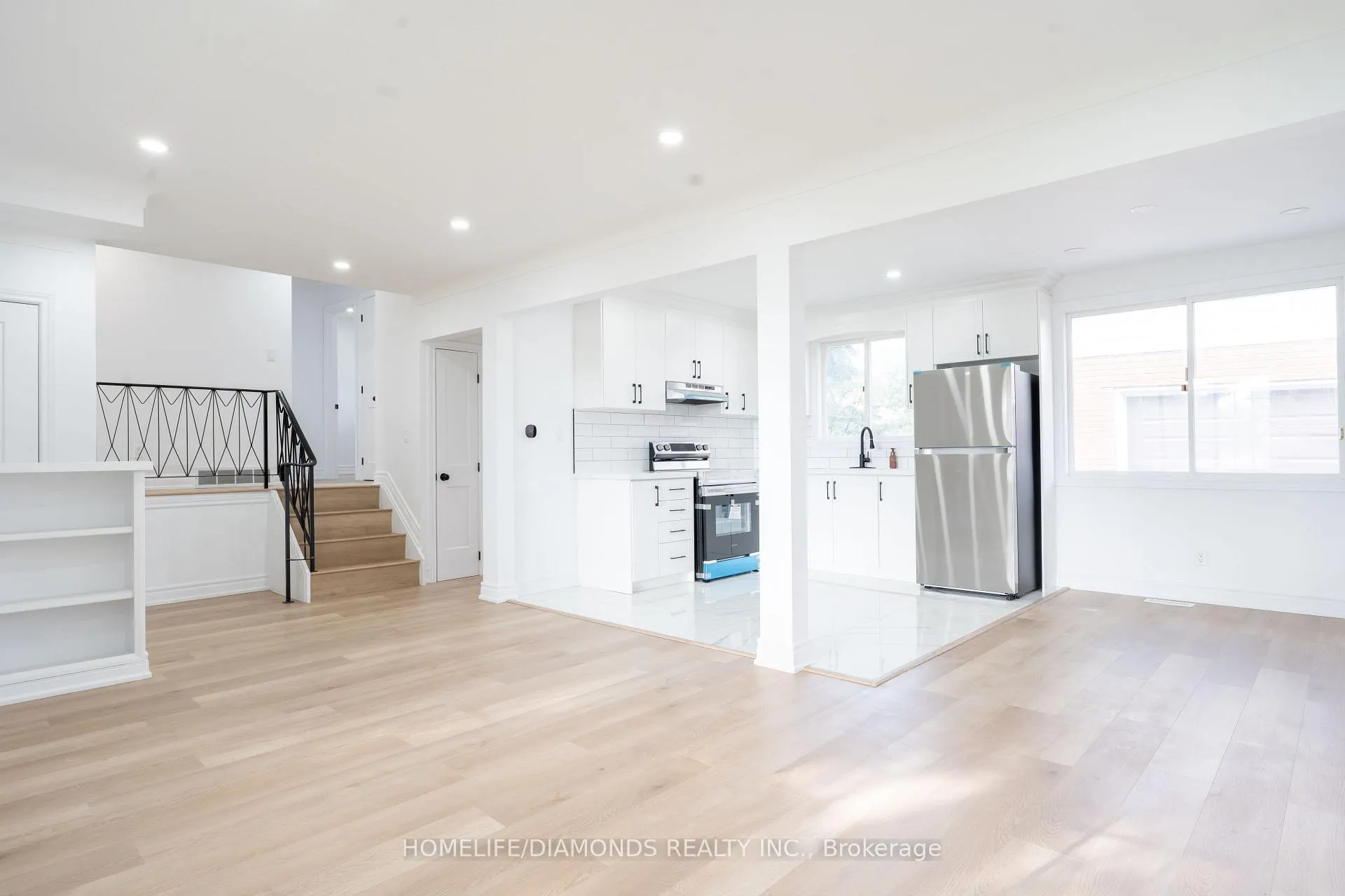 Photo 8 of 7010 Whitman Avenue, Niagara Falls, Arad/Fallsview — HOMEH