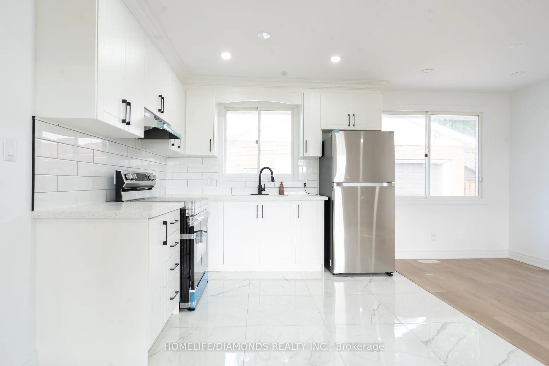 Photo 9 of 7010 Whitman Avenue, Niagara Falls, Arad/Fallsview — HOMEH