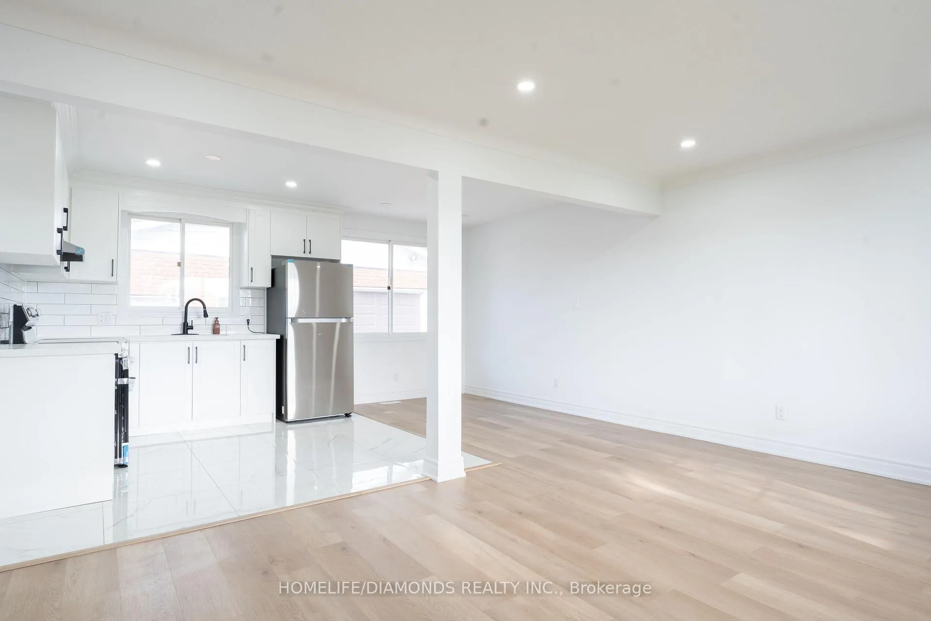 Photo 12 of 7010 Whitman Avenue, Niagara Falls, Arad/Fallsview — HOMEH