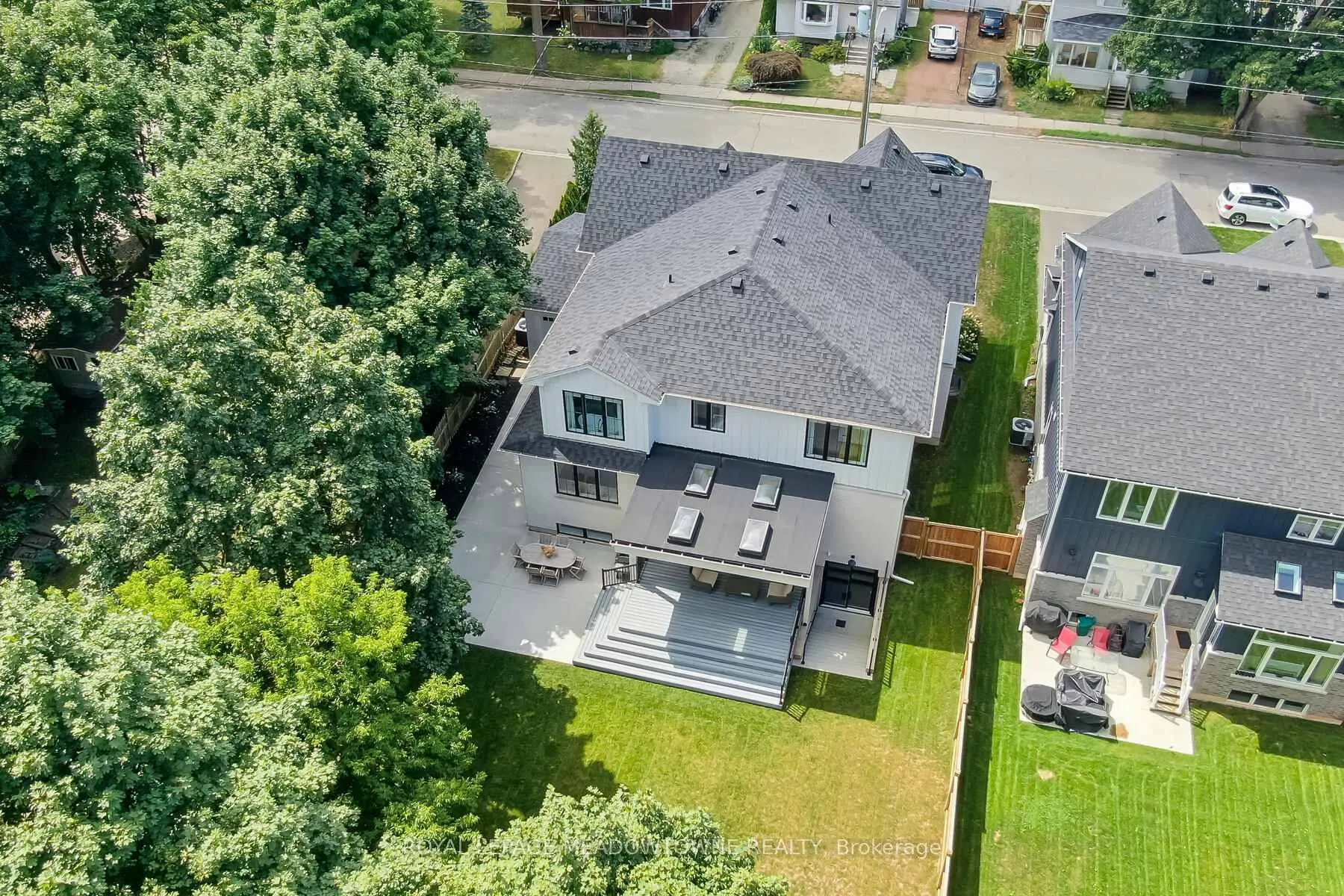 Photo 2 of 3 Academy Road, Halton Hills, Georgetown — HOMEH