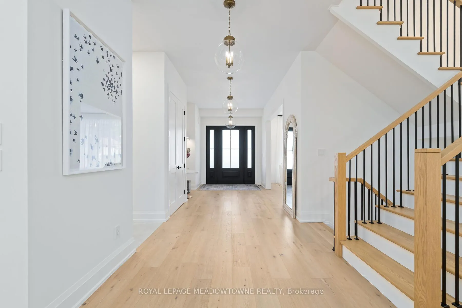 Photo 4 of 3 Academy Road, Halton Hills, Georgetown — HOMEH