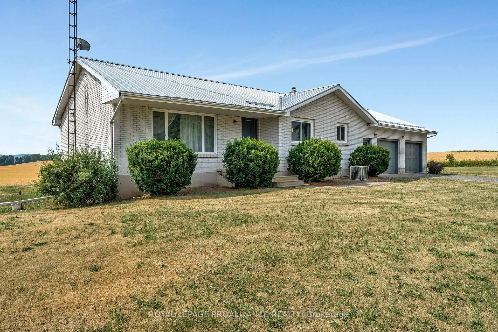 Photo 3 of 207 Carmel Road, Quinte West, Sidney Ward — HOMEH