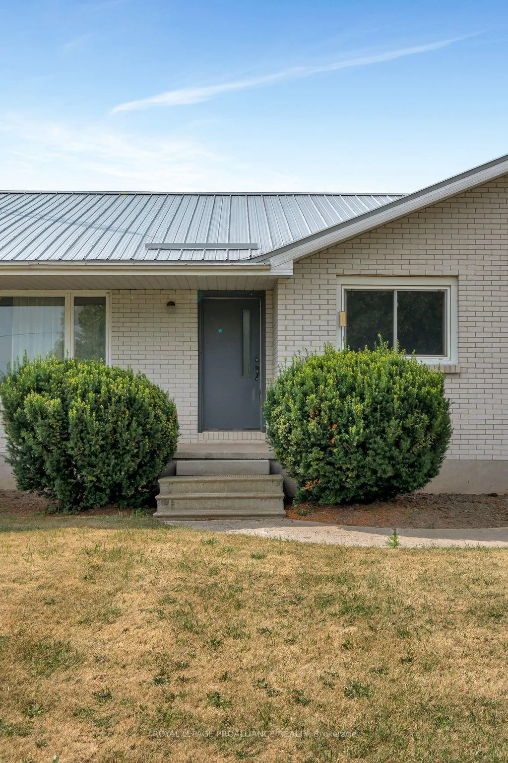 Photo 5 of 207 Carmel Road, Quinte West, Sidney Ward — HOMEH