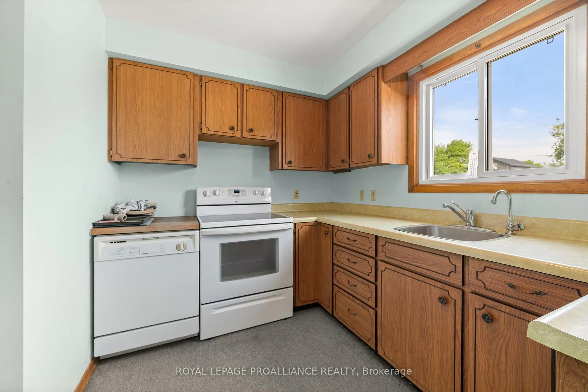 Photo 6 of 207 Carmel Road, Quinte West, Sidney Ward — HOMEH