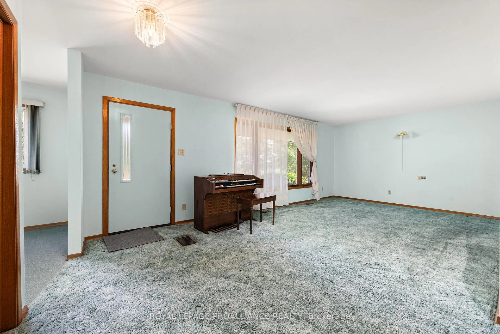 Photo 11 of 207 Carmel Road, Quinte West, Sidney Ward — HOMEH