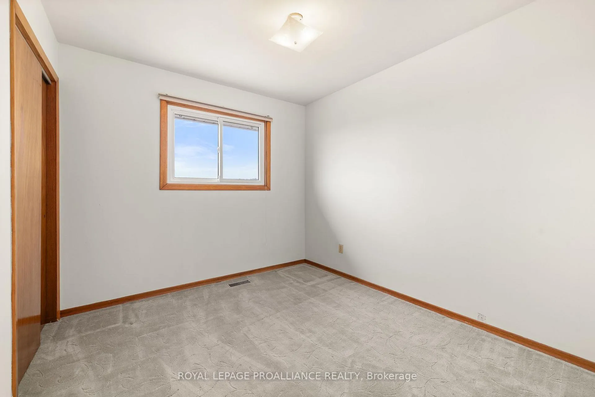 Photo 15 of 207 Carmel Road, Quinte West, Sidney Ward — HOMEH