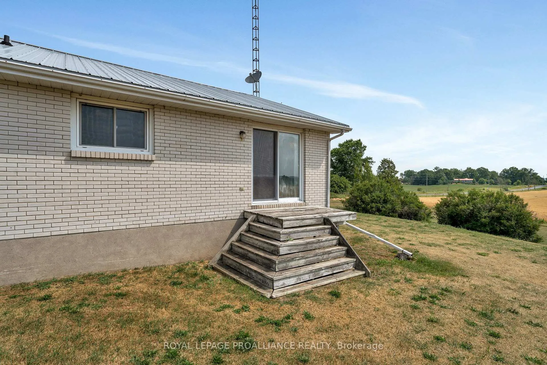 Photo 31 of 207 Carmel Road, Quinte West, Sidney Ward — HOMEH