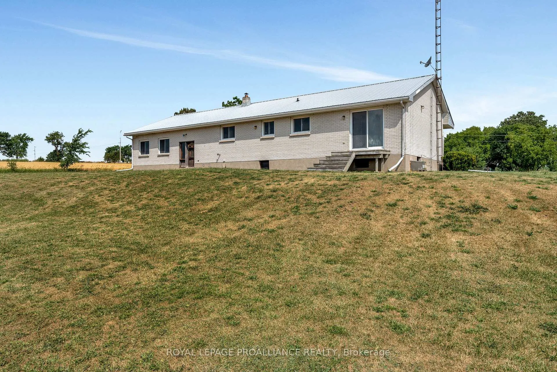 Photo 33 of 207 Carmel Road, Quinte West, Sidney Ward — HOMEH