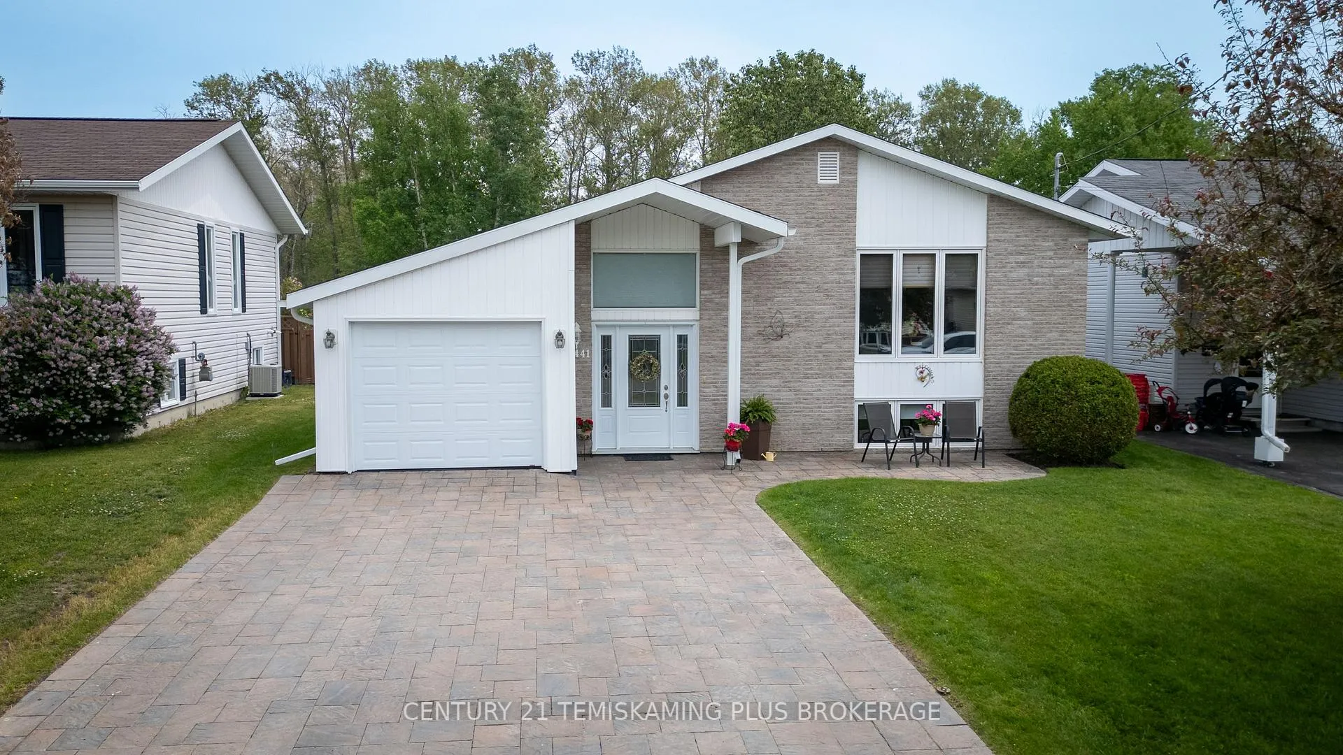 Photo 1 of 441 Bateson Street, Temiskaming Shores, New Liskeard — HOMEH