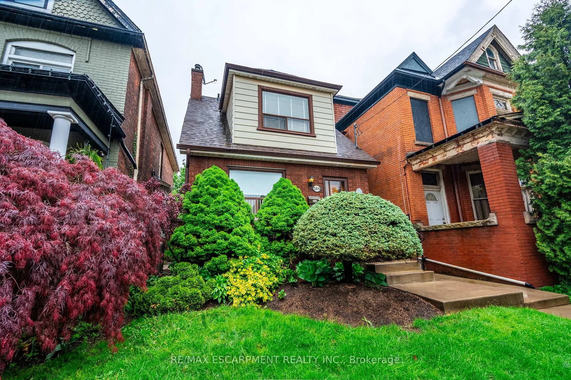 Photo 3 of 204 Emerald Street N, Hamilton, Landsdale — HOMEH