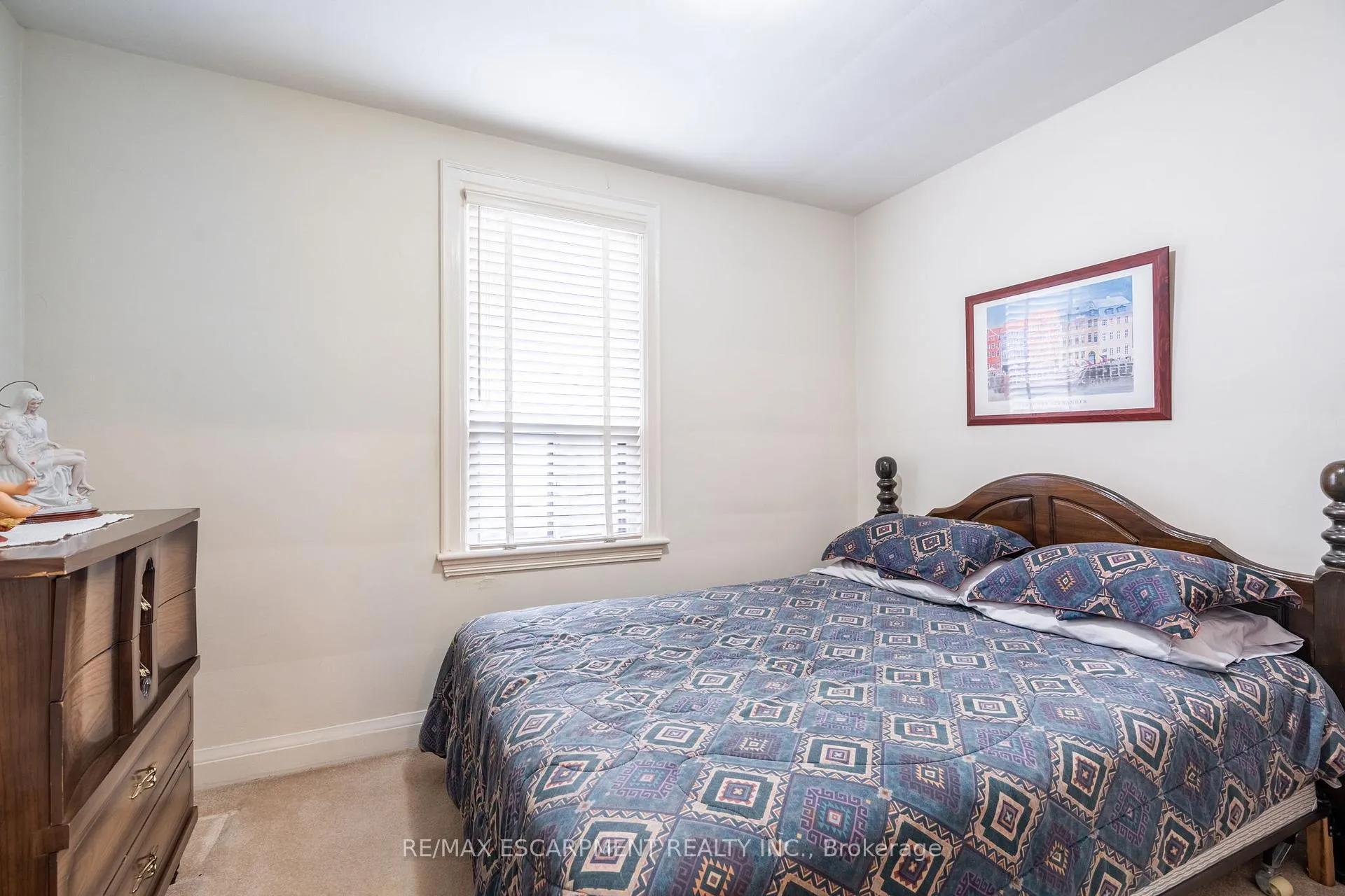Photo 8 of 204 Emerald Street N, Hamilton, Landsdale — HOMEH
