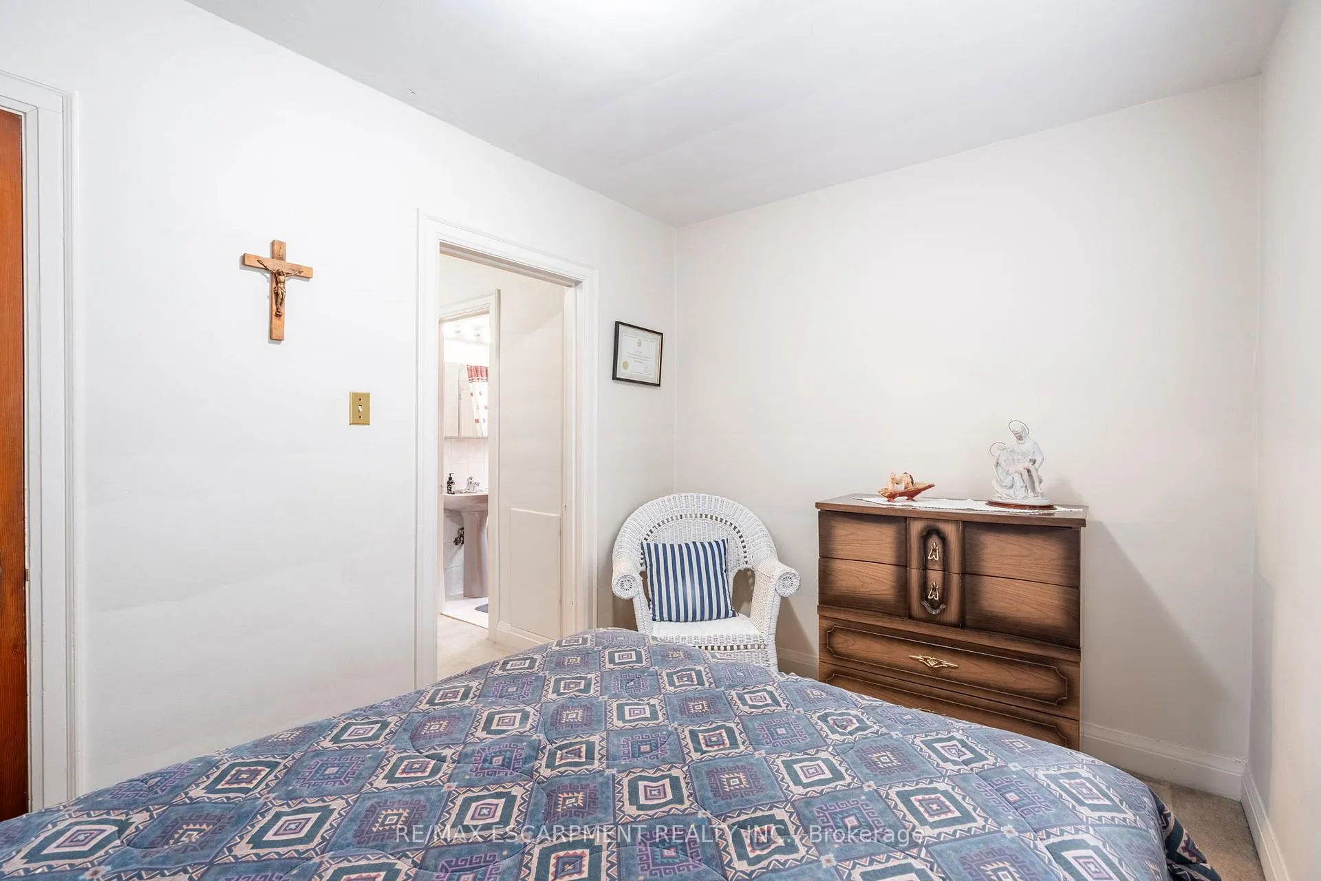 Photo 9 of 204 Emerald Street N, Hamilton, Landsdale — HOMEH