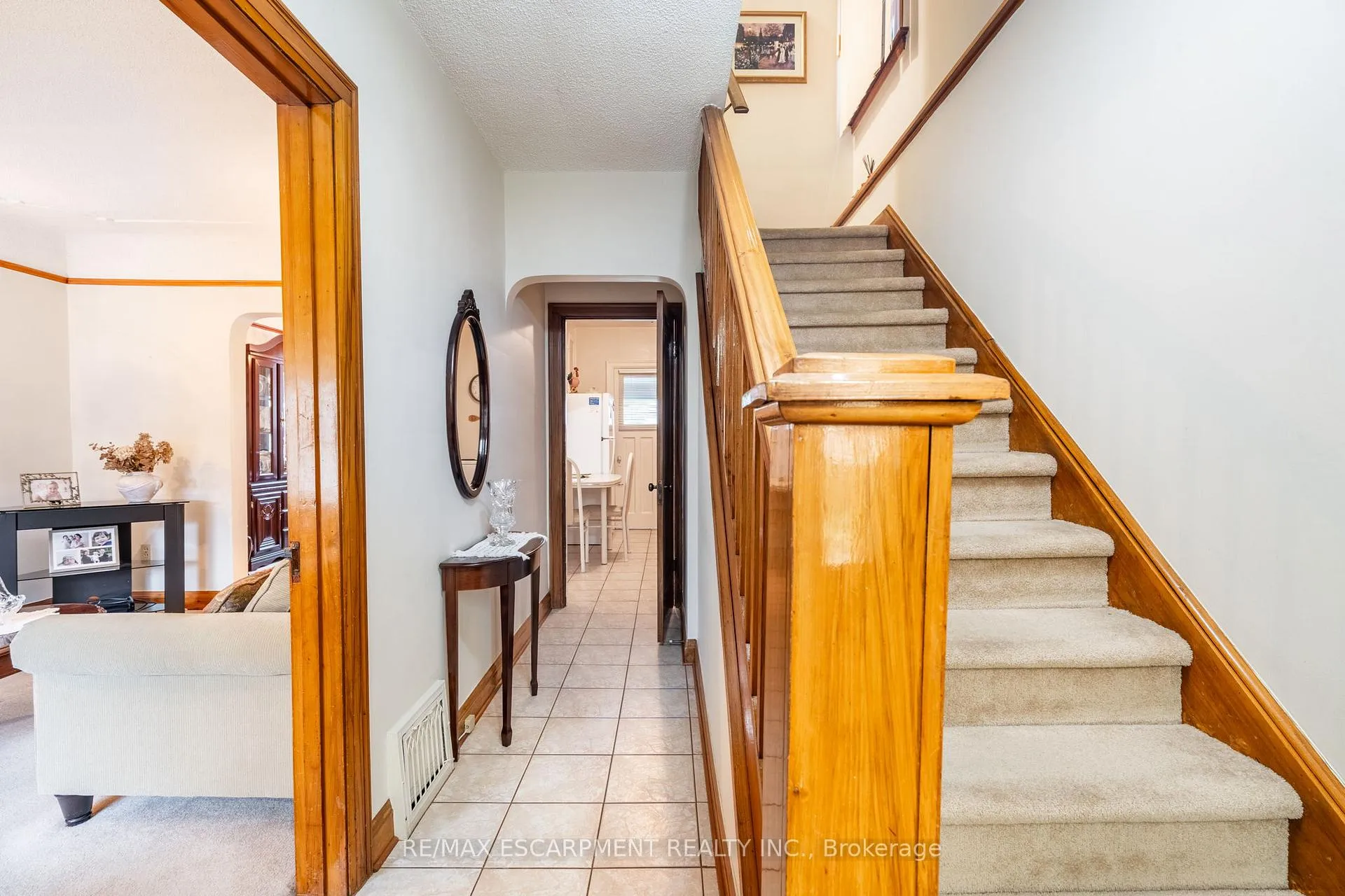 Photo 11 of 204 Emerald Street N, Hamilton, Landsdale — HOMEH