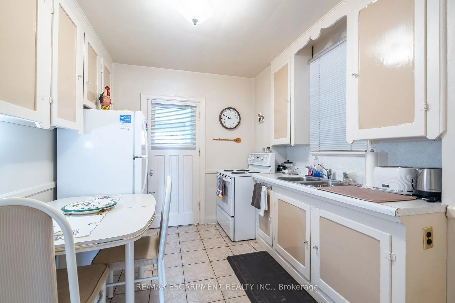 Photo 21 of 204 Emerald Street N, Hamilton, Landsdale — HOMEH