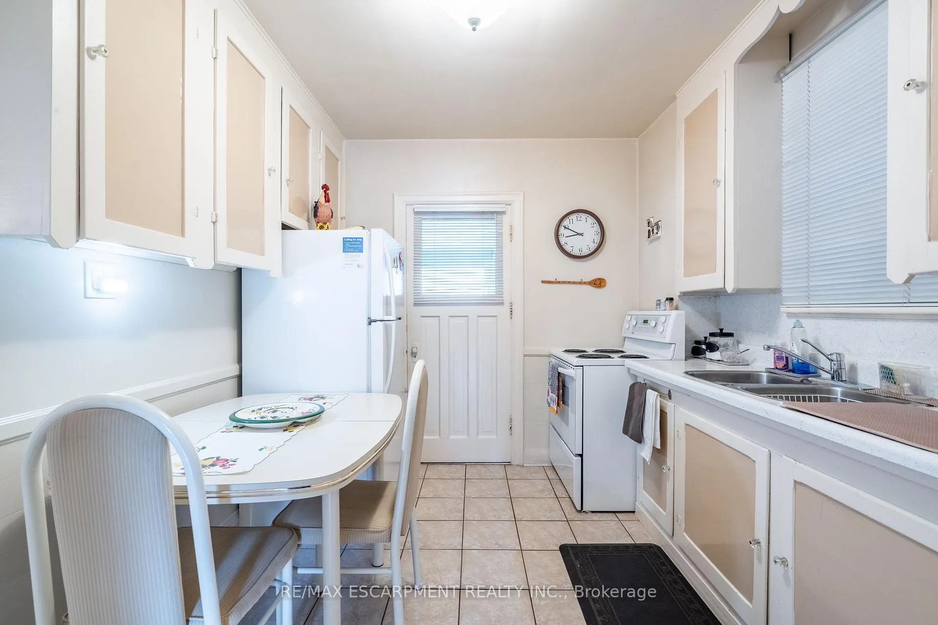 Photo 22 of 204 Emerald Street N, Hamilton, Landsdale — HOMEH