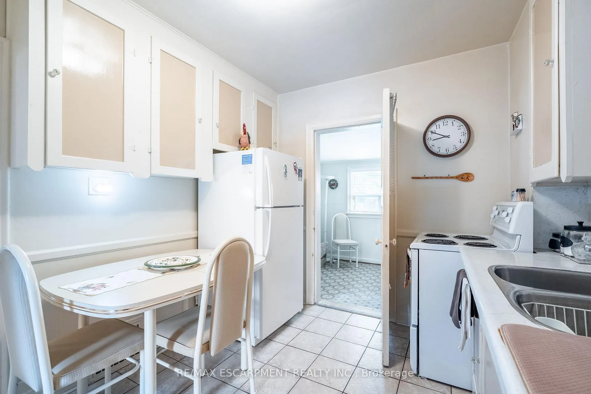 Photo 25 of 204 Emerald Street N, Hamilton, Landsdale — HOMEH