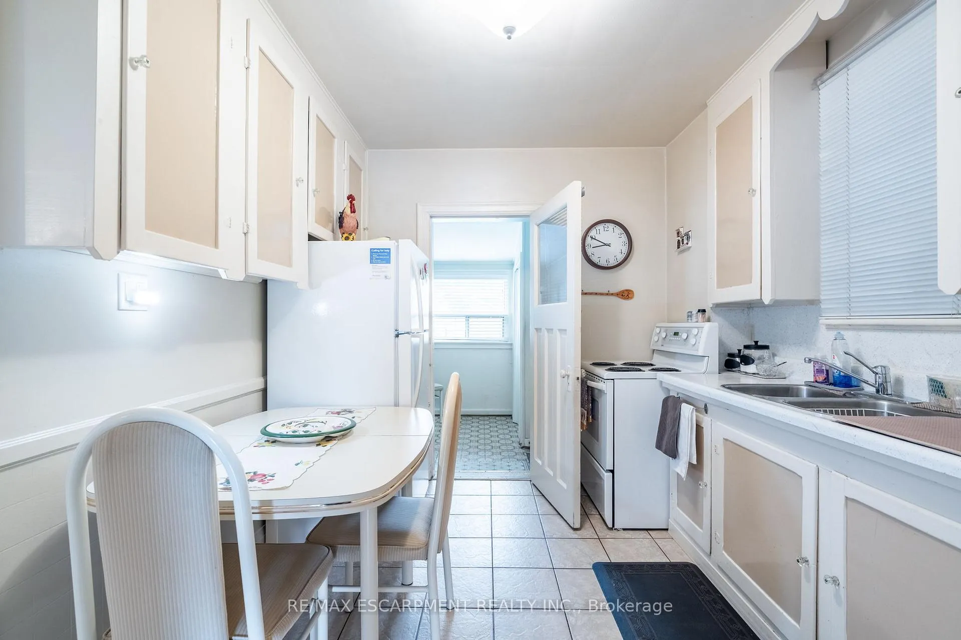 Photo 27 of 204 Emerald Street N, Hamilton, Landsdale — HOMEH