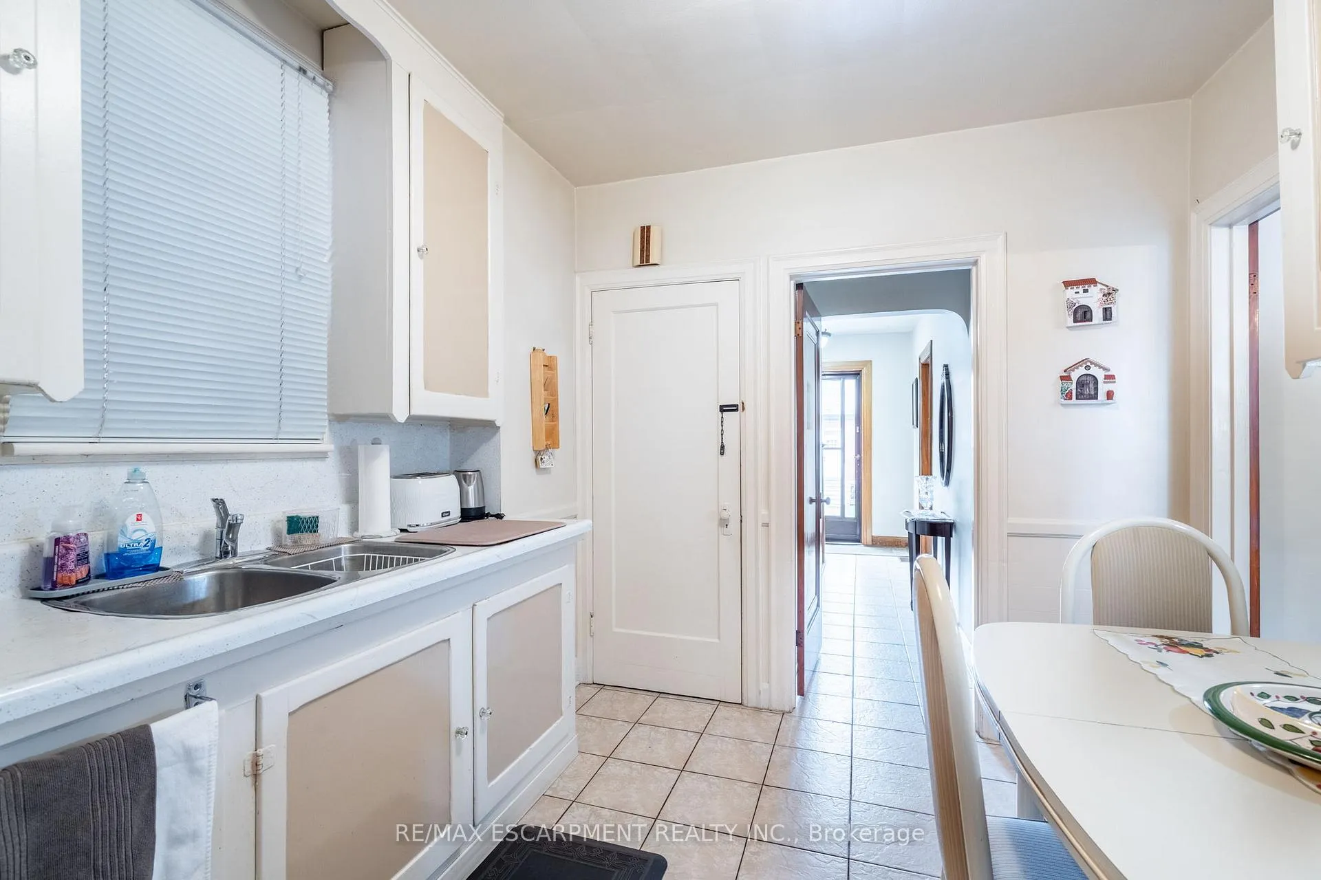 Photo 29 of 204 Emerald Street N, Hamilton, Landsdale — HOMEH