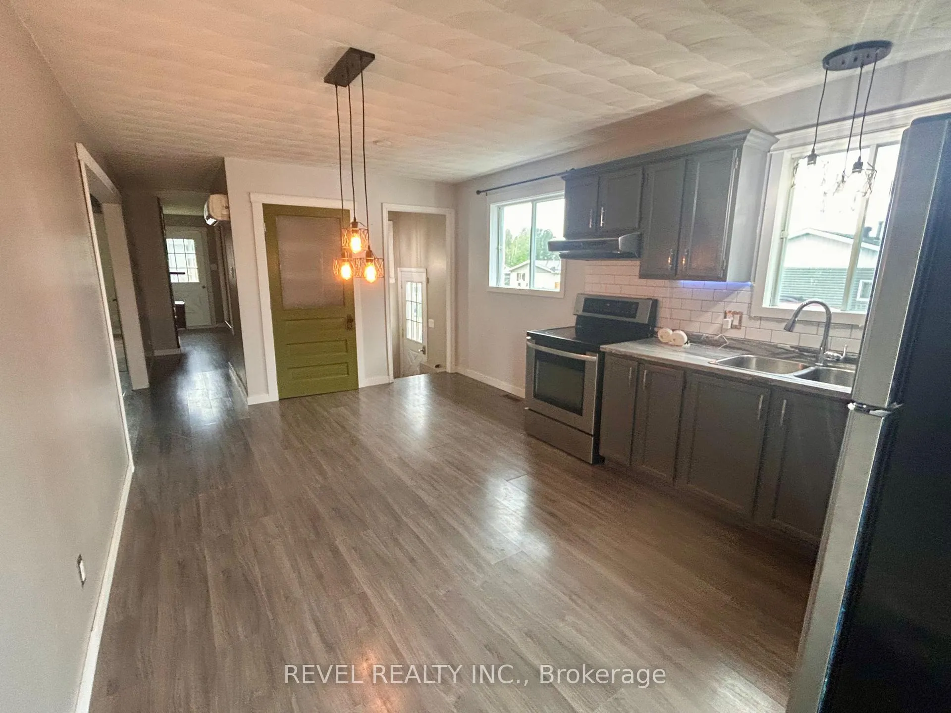 Photo 7 of 52 Huron Road, Cochrane — HOMEH