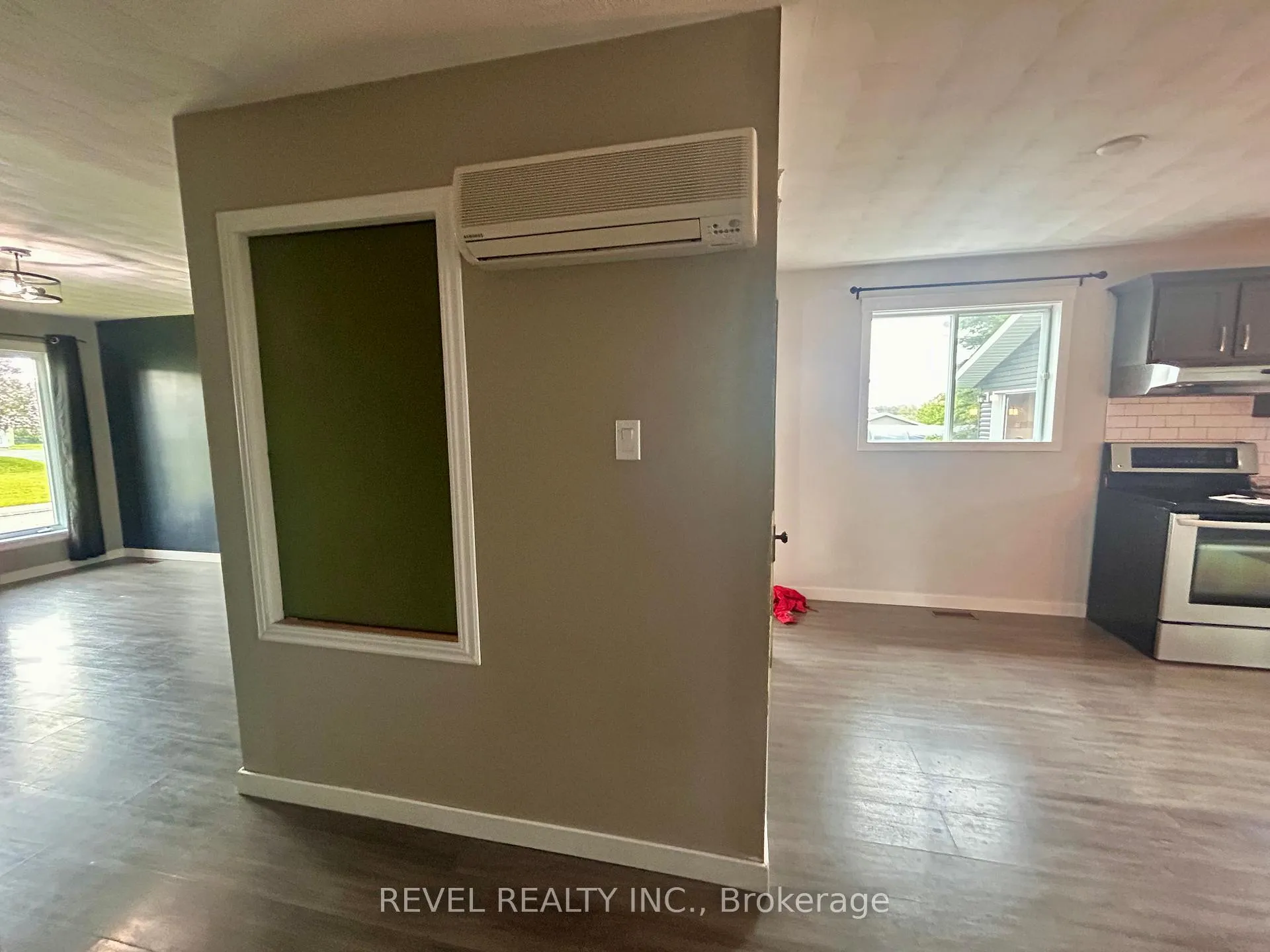 Photo 13 of 52 Huron Road, Cochrane — HOMEH