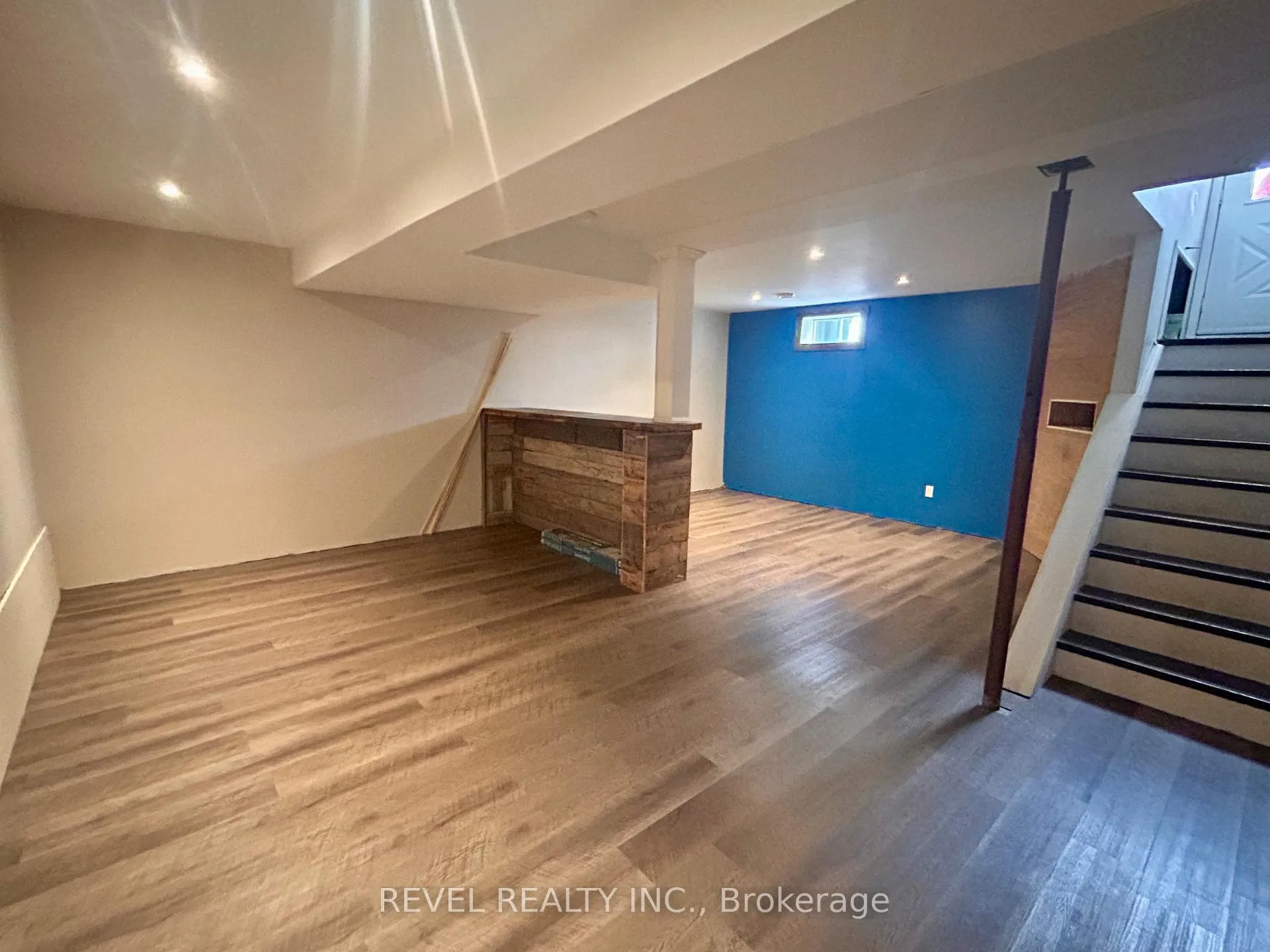 Photo 21 of 52 Huron Road, Cochrane — HOMEH