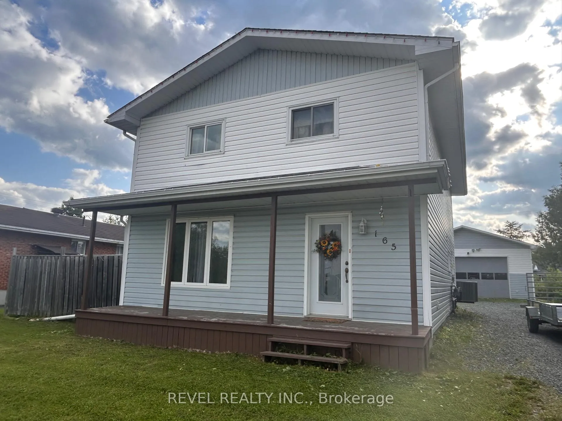 Photo 1 of 165 Seventeenth Avenue, Cochrane — HOMEH