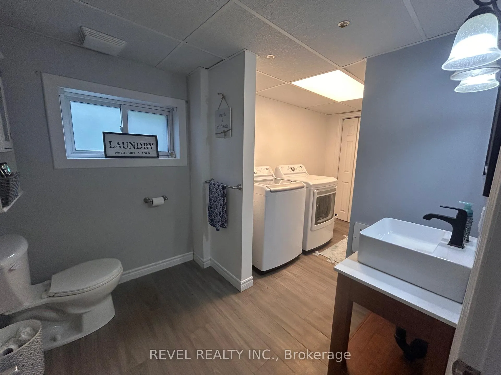 Photo 15 of 165 Seventeenth Avenue, Cochrane — HOMEH