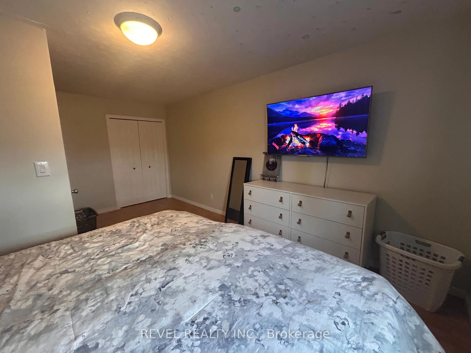 Photo 23 of 165 Seventeenth Avenue, Cochrane — HOMEH