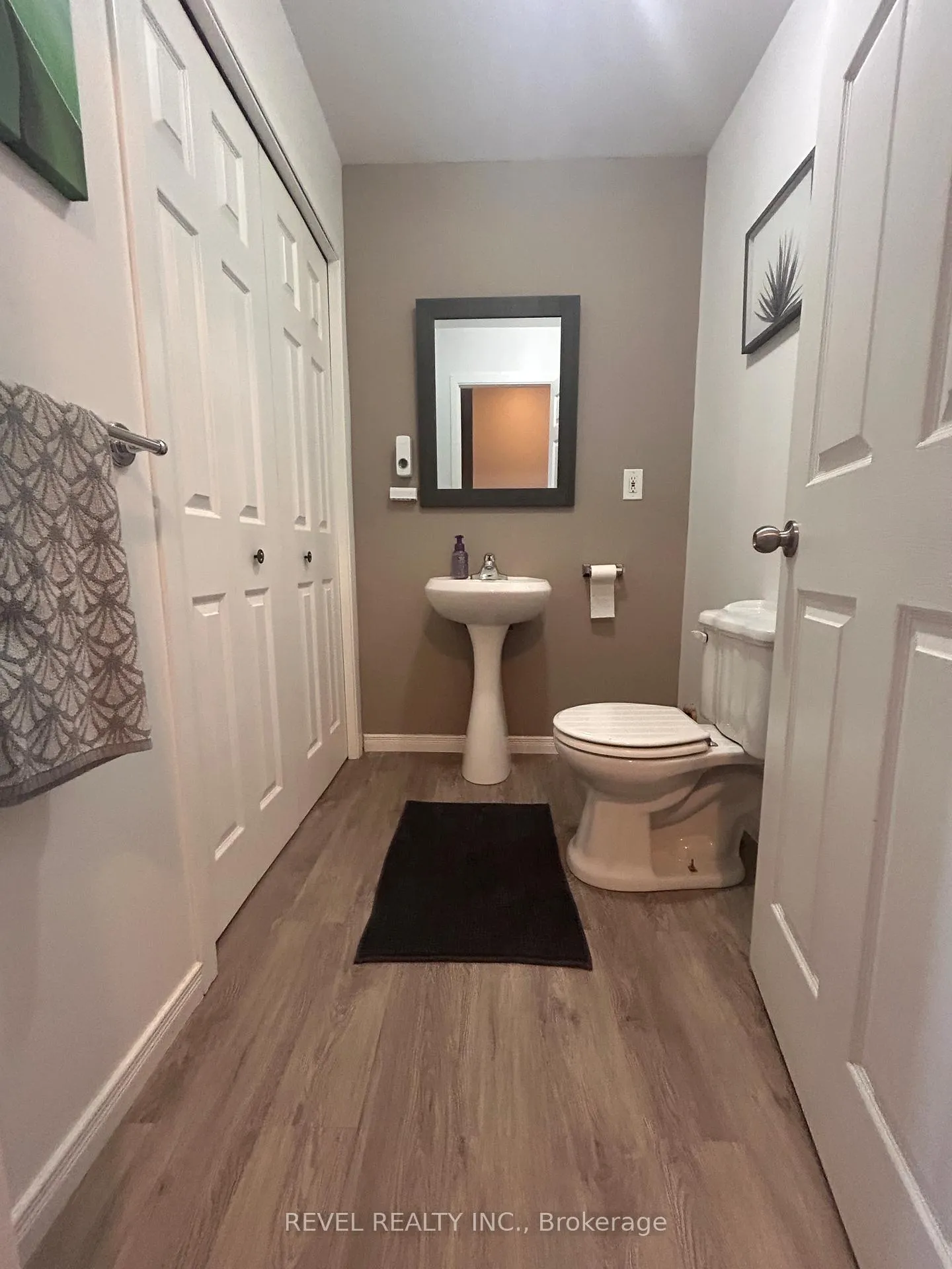 Photo 27 of 165 Seventeenth Avenue, Cochrane — HOMEH