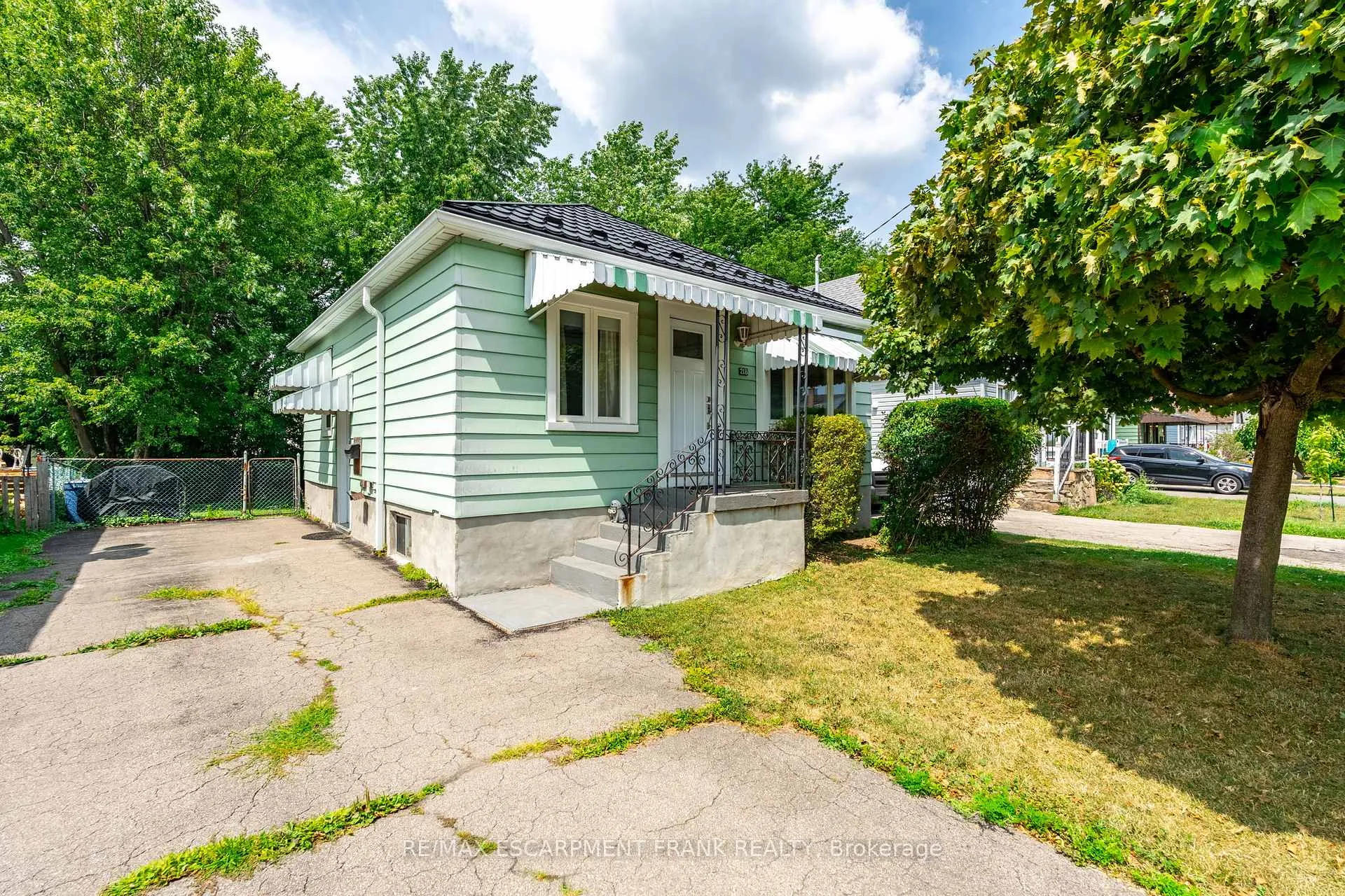 Photo 4 of 218 East 27th Street, Hamilton, Eastmount — HOMEH