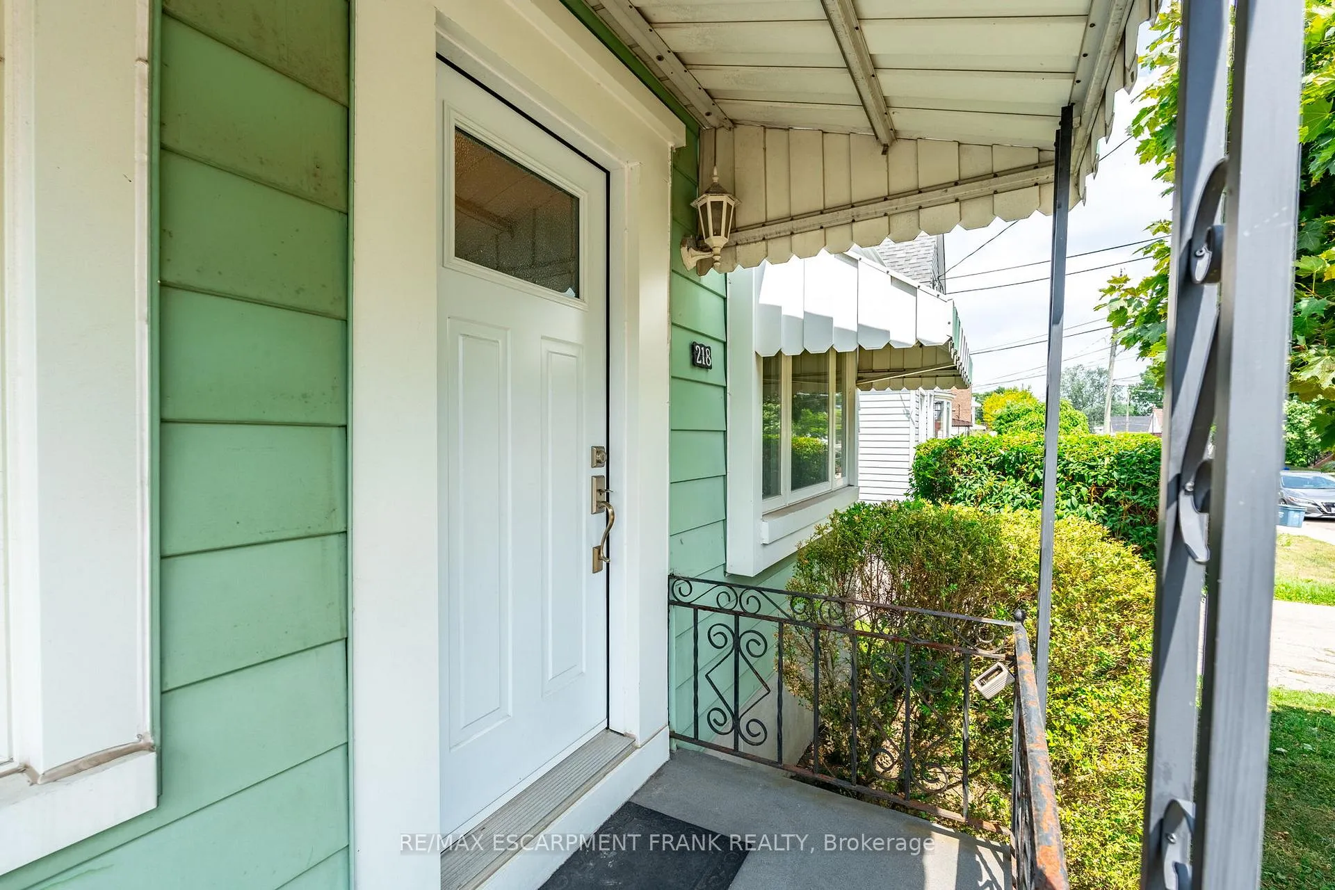 Photo 6 of 218 East 27th Street, Hamilton, Eastmount — HOMEH