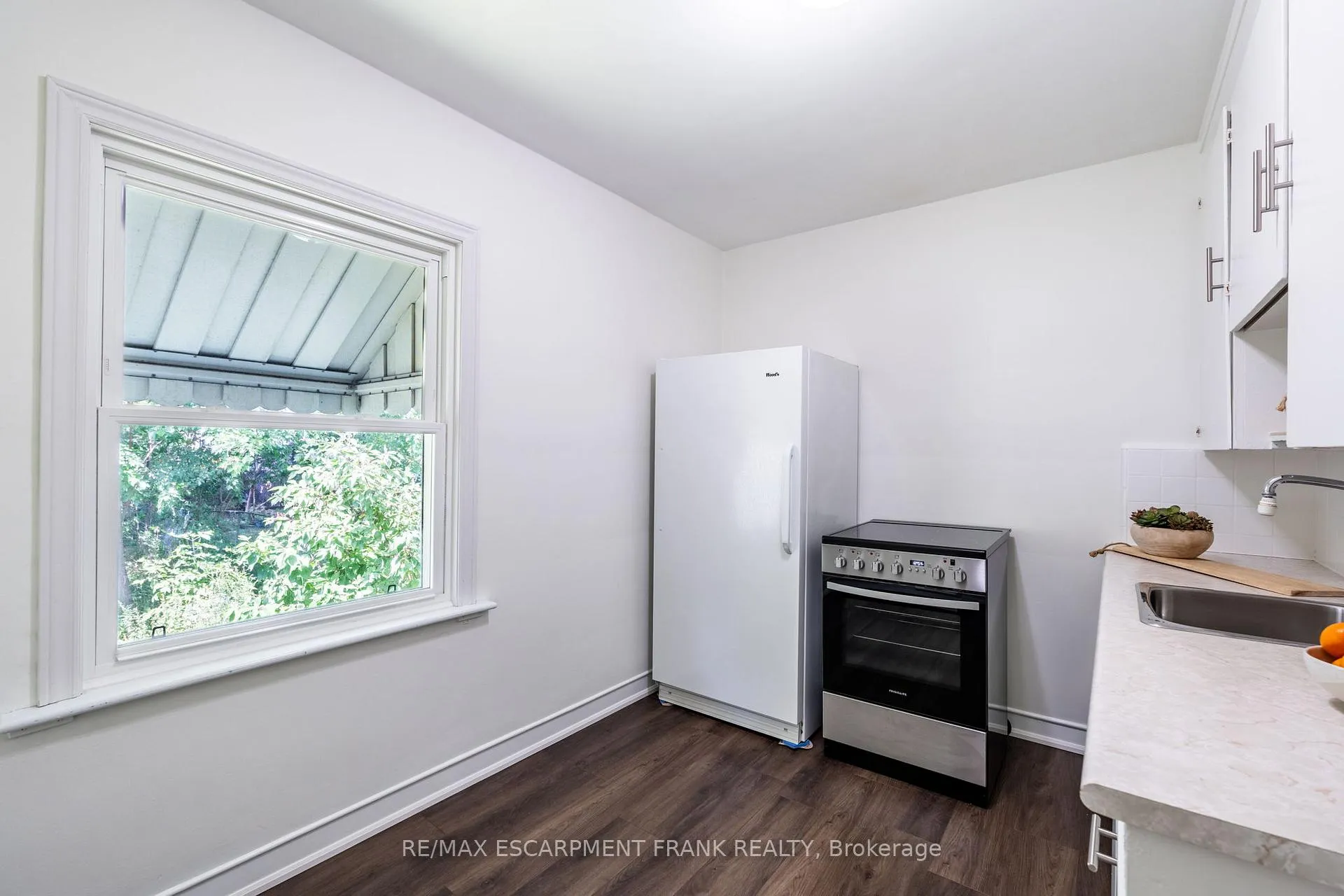 Photo 20 of 218 East 27th Street, Hamilton, Eastmount — HOMEH