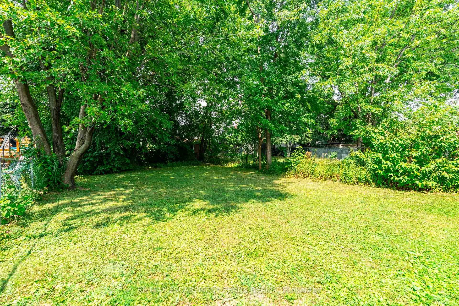 Photo 37 of 218 East 27th Street, Hamilton, Eastmount — HOMEH