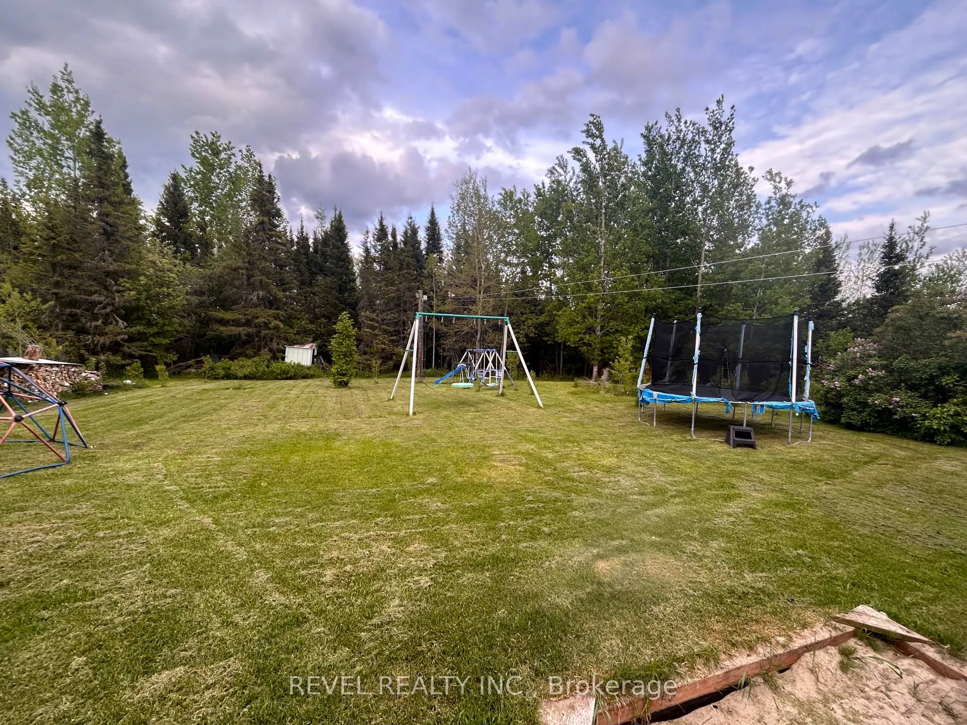 Photo 33 of 1250 Highway 11 S, Cochrane — HOMEH