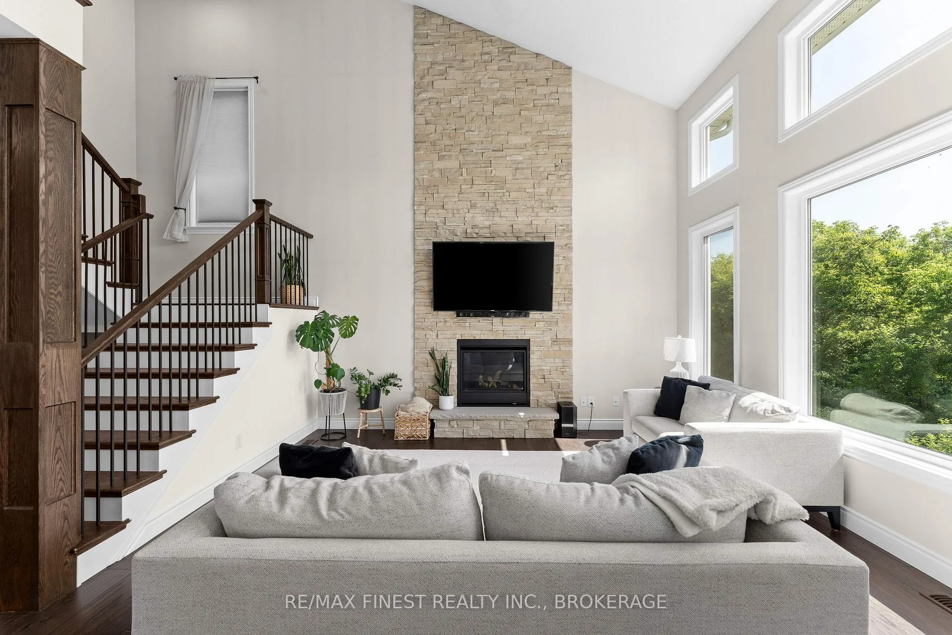 Photo 10 of 125 Aldergrove Place, Kingston, West of Sir John A. Blvd — HOMEH