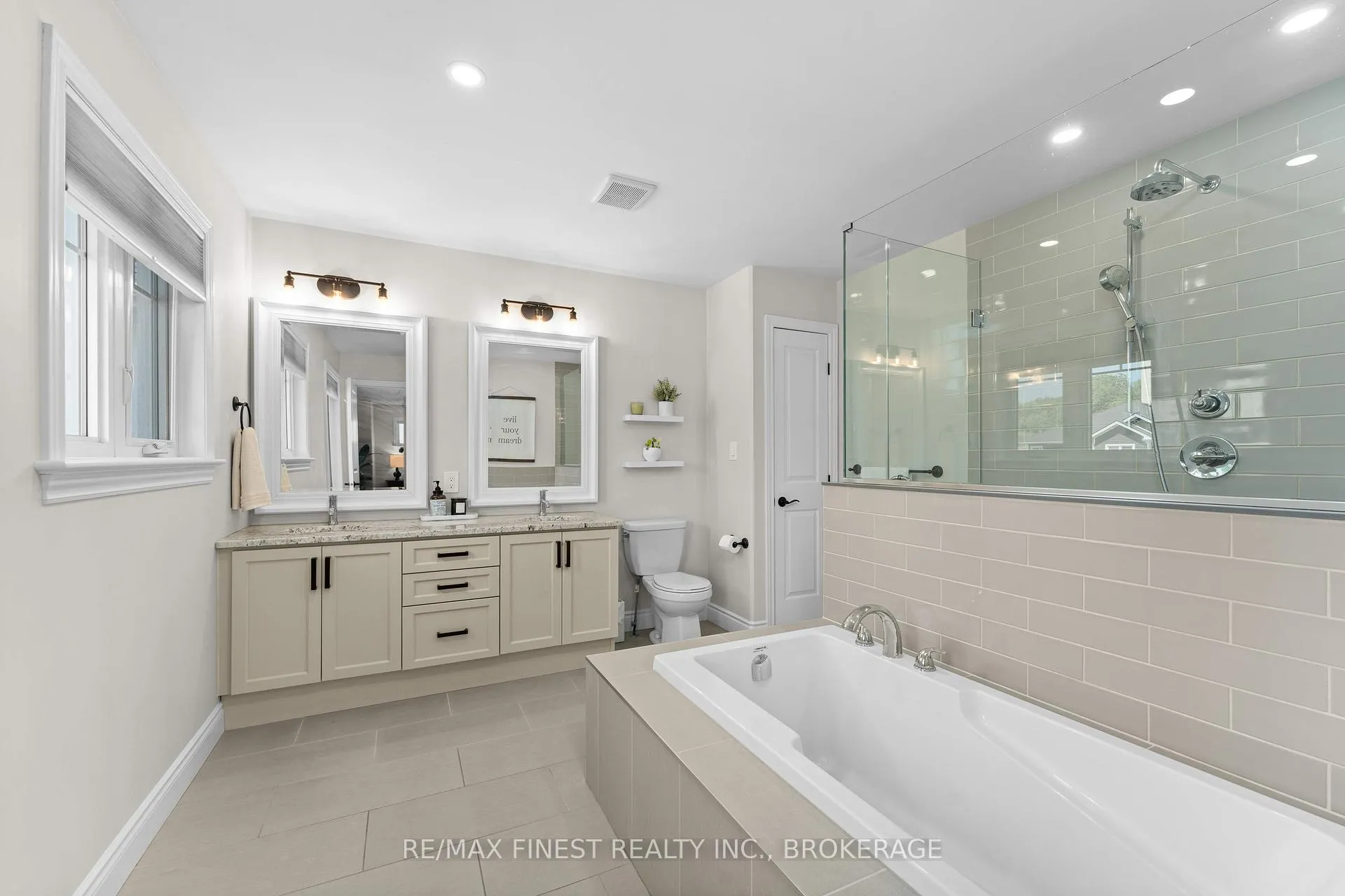 Photo 27 of 125 Aldergrove Place, Kingston, West of Sir John A. Blvd — HOMEH