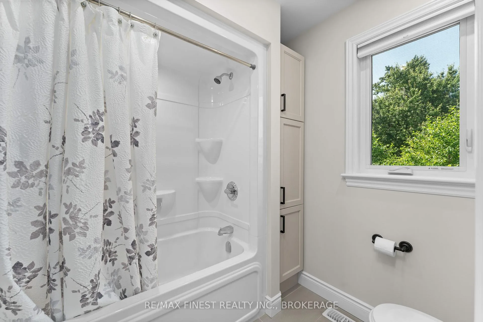 Photo 33 of 125 Aldergrove Place, Kingston, West of Sir John A. Blvd — HOMEH