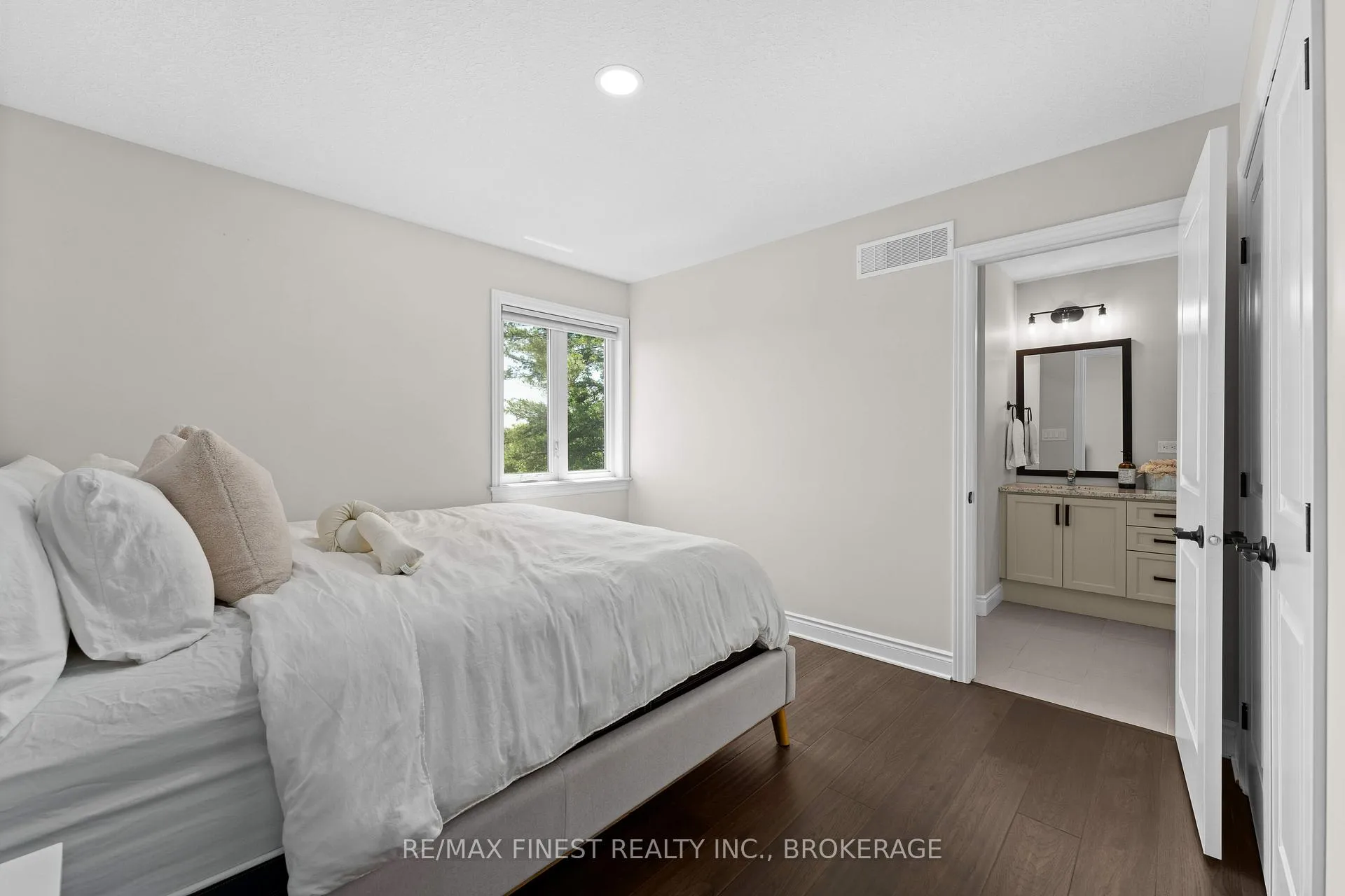 Photo 34 of 125 Aldergrove Place, Kingston, West of Sir John A. Blvd — HOMEH