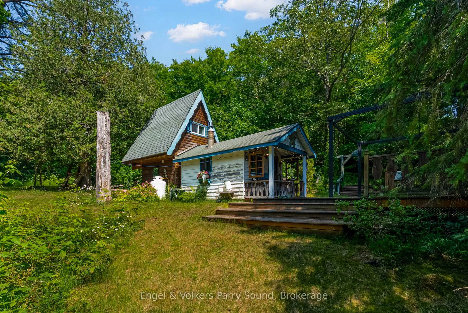 Front of 382 Oastler Park Road