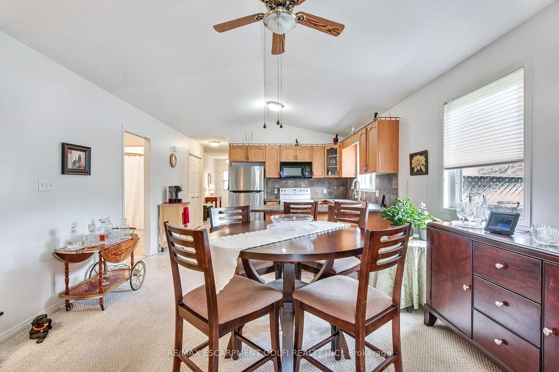 Photo 5 of 44 Lea Crescent, Welland, West Welland — HOMEH