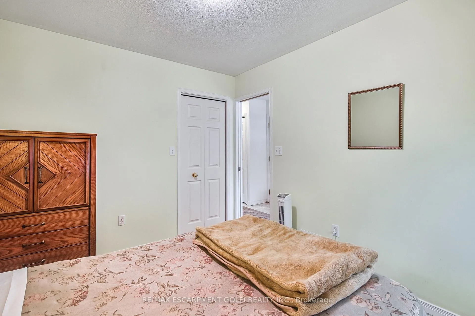 Photo 9 of 44 Lea Crescent, Welland, West Welland — HOMEH
