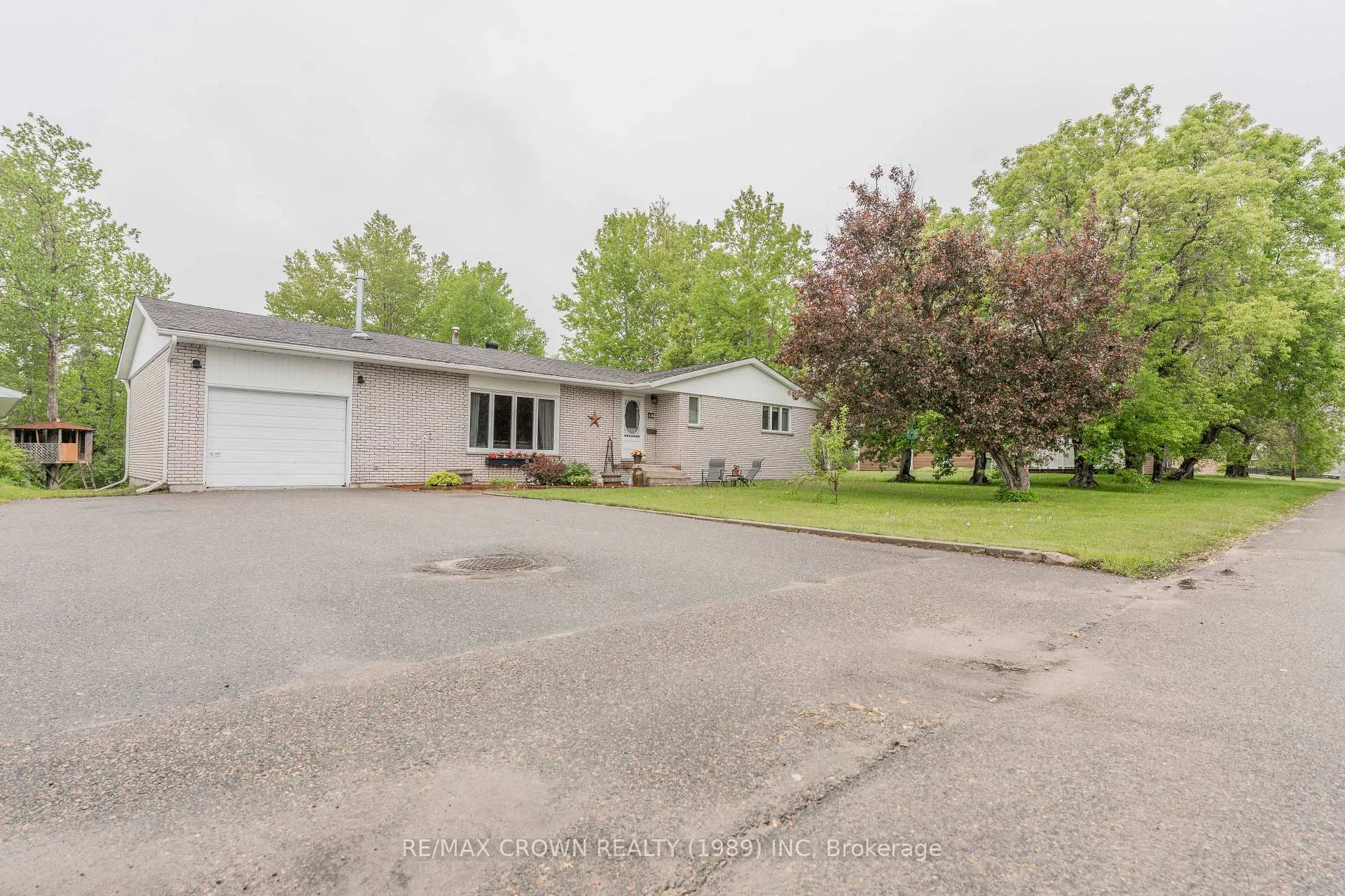 Photo 1 of 16 Clark Street, Kapuskasing — HOMEH