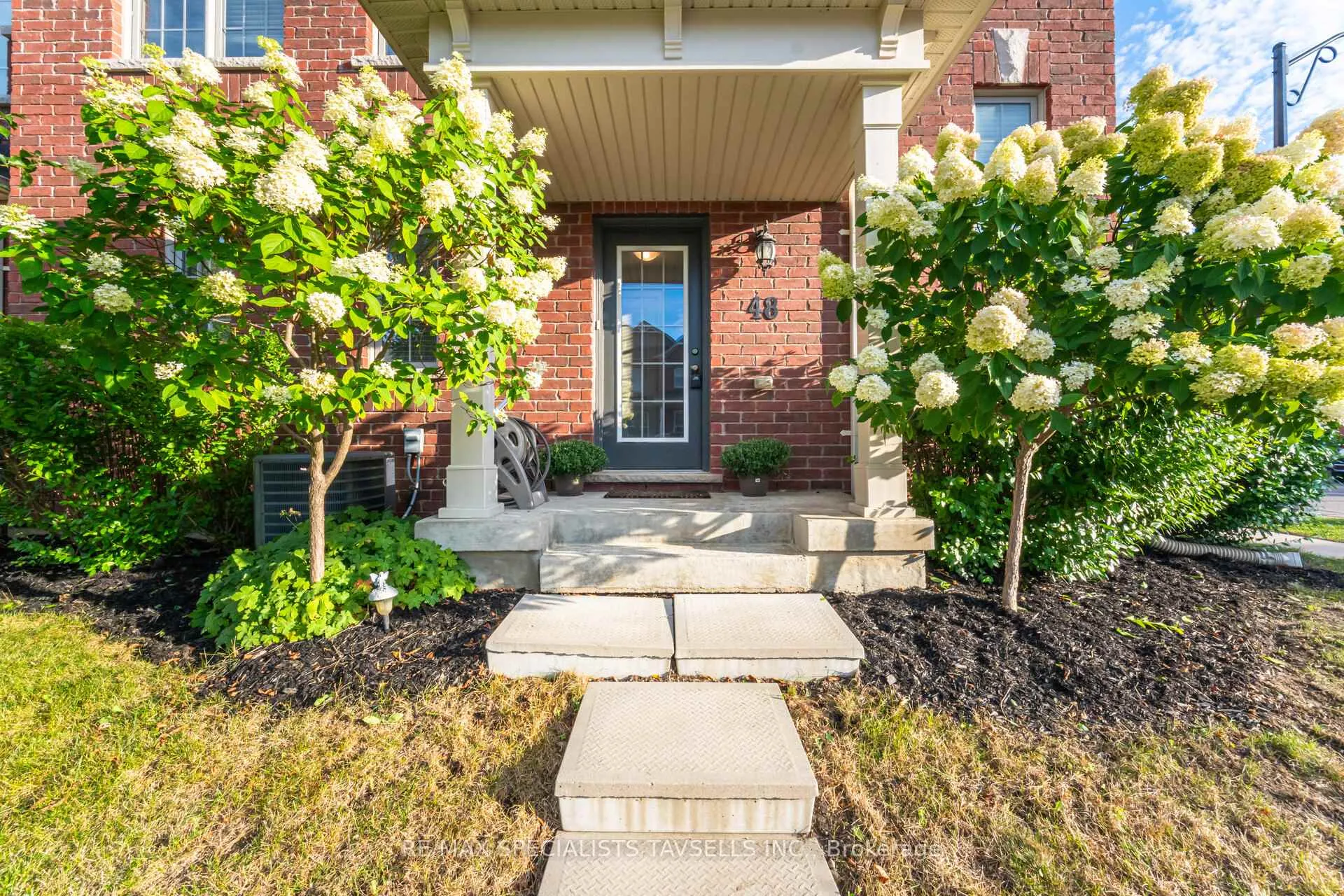 Photo 2 of 48 Boyces Creek Court, Caledon, Caledon East — HOMEH